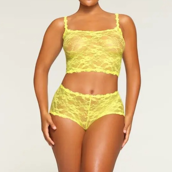 SKIMS NWT Limited Edition Stretch Lace Cami in Yellow Highlighter XL - Picture 2 of 2